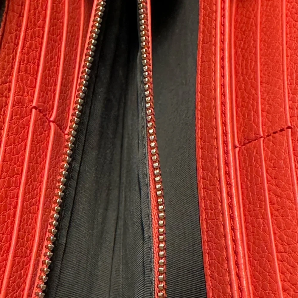 Gucci elegant coral